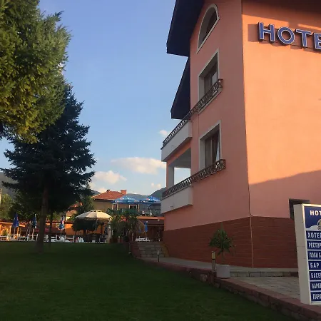 Paradise Hotel *